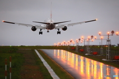 雨の空港767