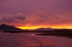 夕焼けに染まる函館山