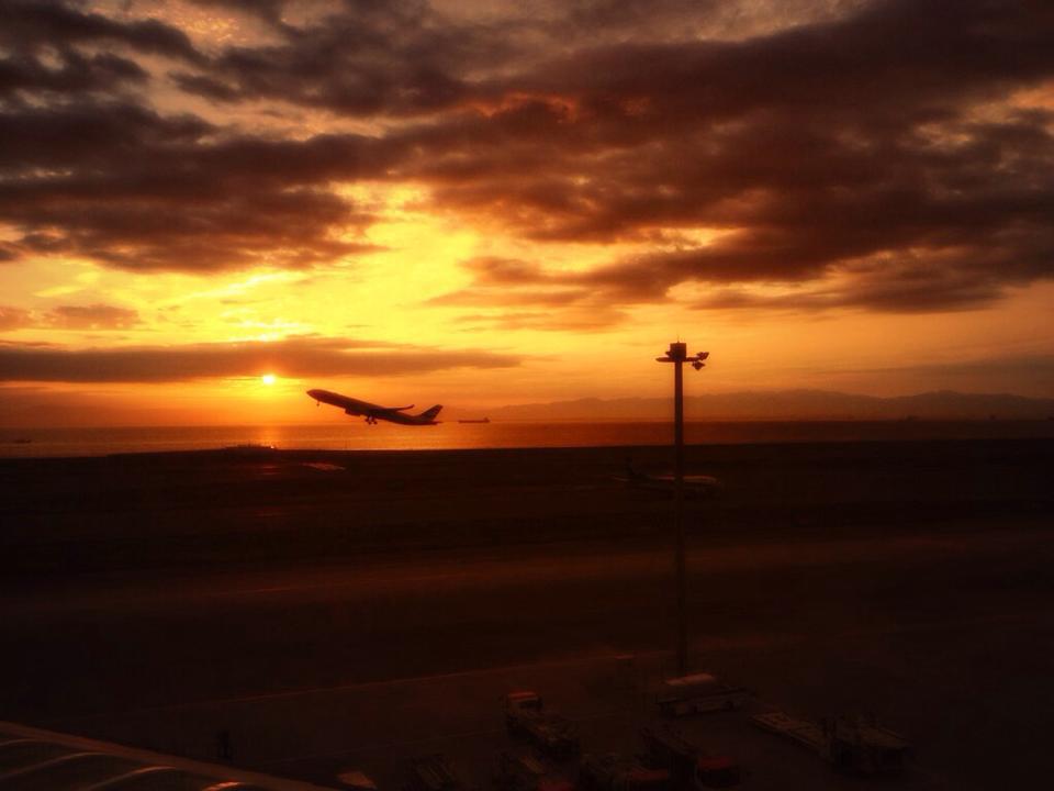空港にて...