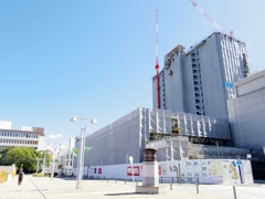 建設中