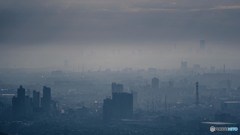 靄に浮かぶ都会