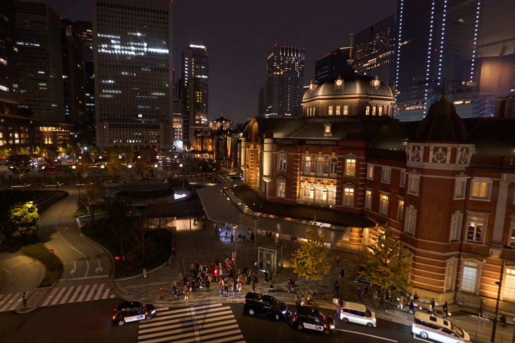 夜の東京駅