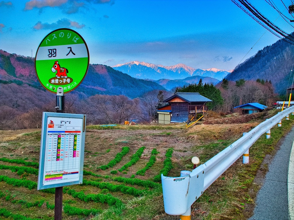 風景３７２ 木曽　バス停