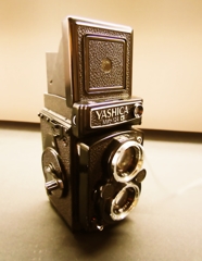 YASHICA Mat-124G