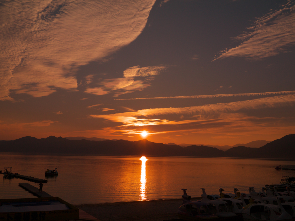 田沢湖の夕日