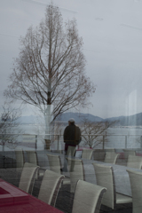 湖畔のレストラン