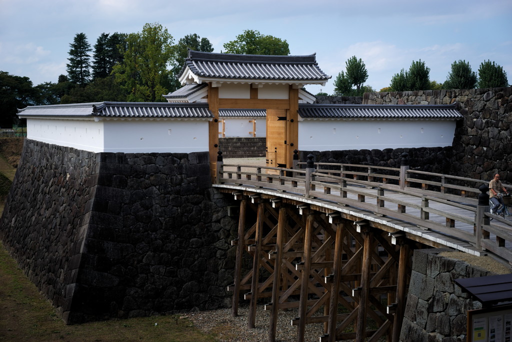 水の無い堀