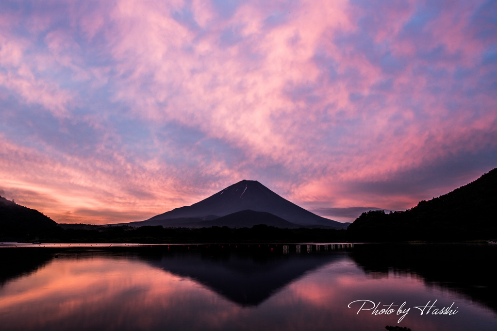 精進湖の朝焼け
