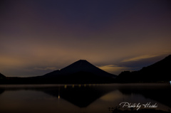 夜明け前の精進湖
