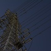 夜の鉄塔