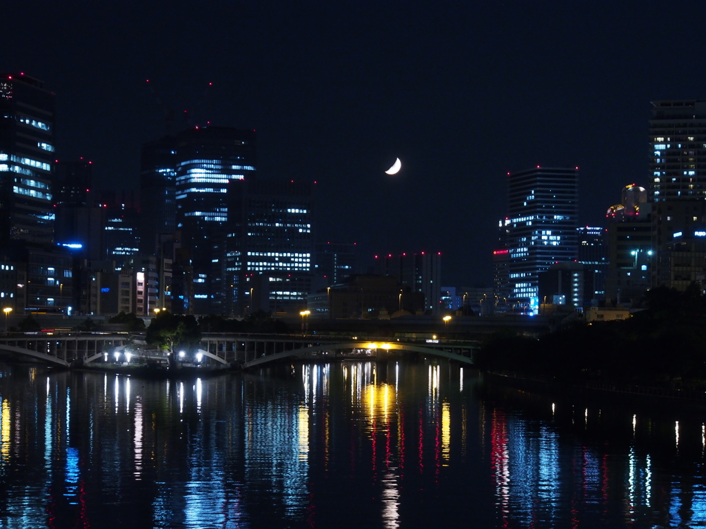 深夜の天満橋から