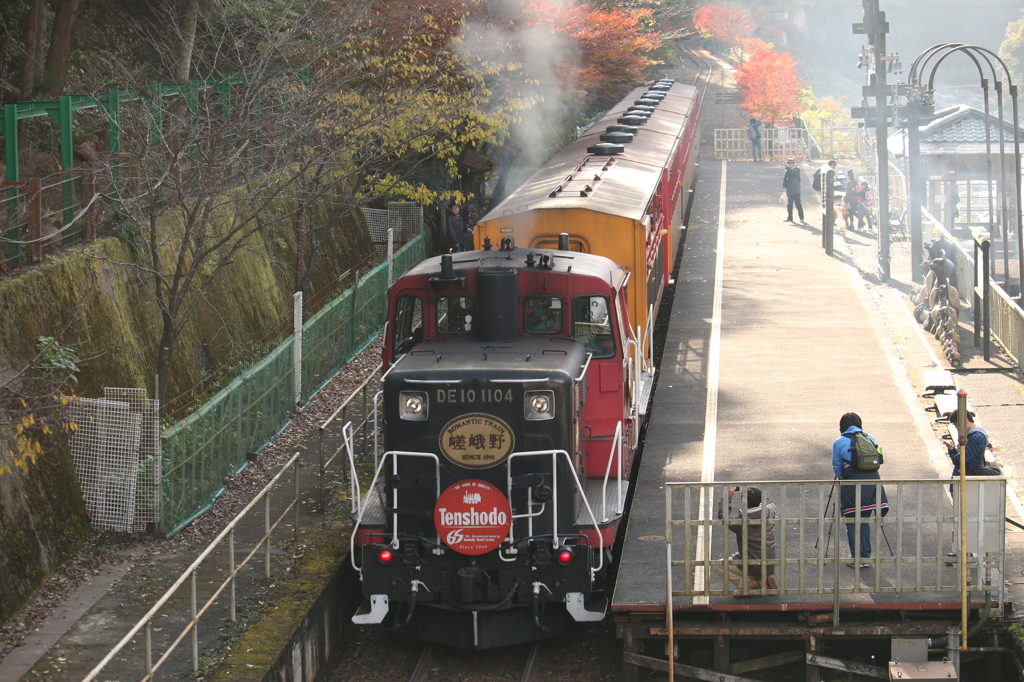 旅の続きは汽笛とともに