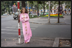 アオザイがよく似合う