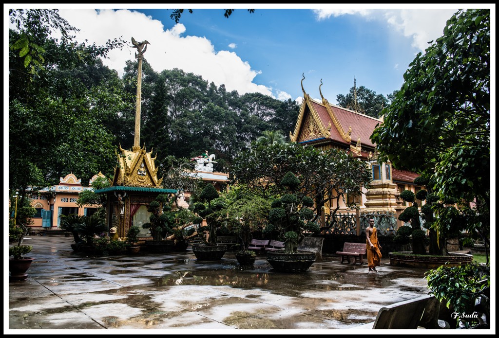 雨のくメール寺