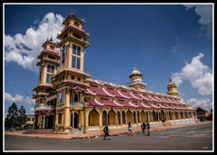 カウダイ総本山