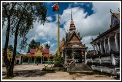 クメールの文化がまだ残り若い人たちに伝えられる。