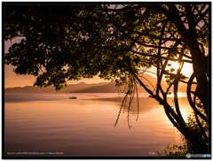 日暮れの支笏湖
