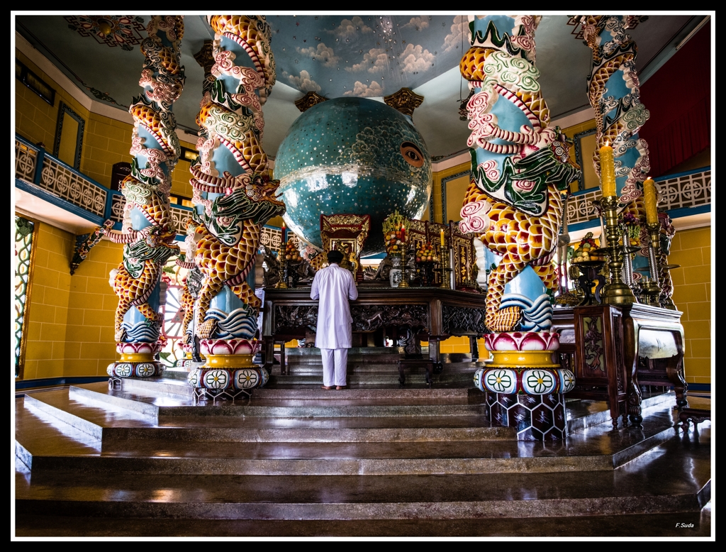 「天眼」カウダイ教の主神