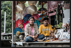 土産はいかがですか