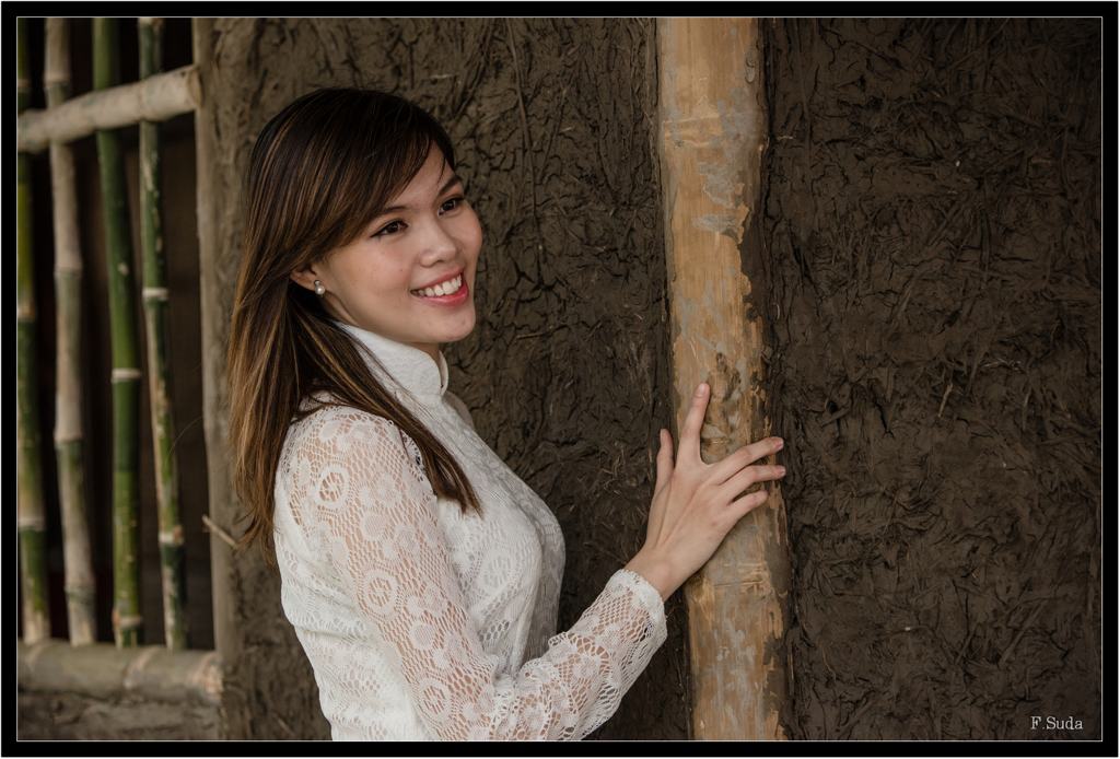 白いアオザイ２