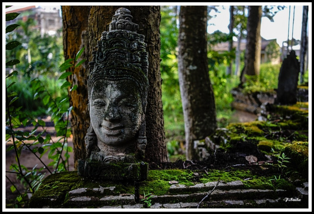 優しい微笑み。