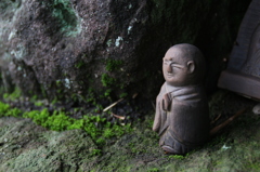 小さな木彫りの地蔵様。