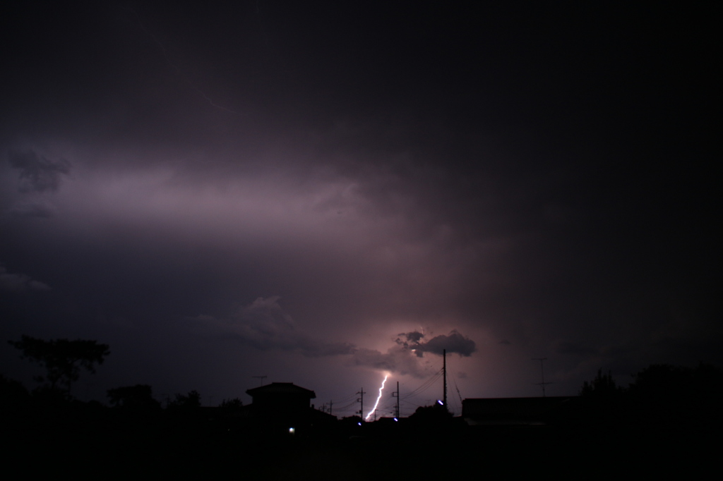 8月22日、雷。