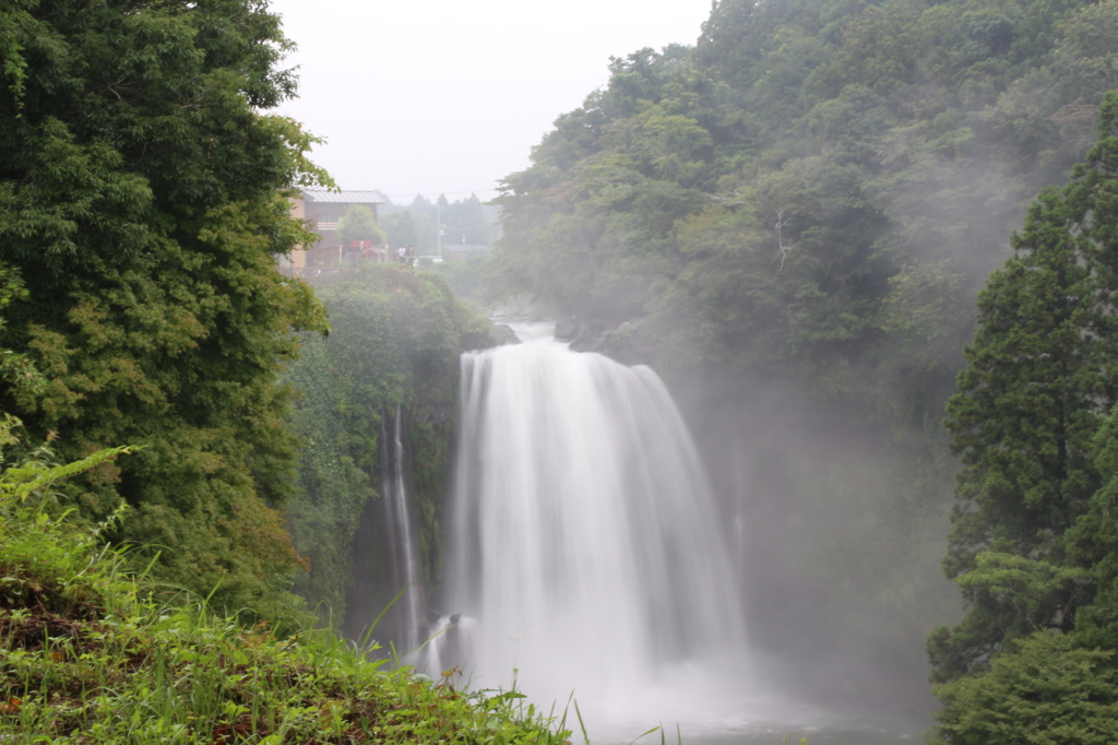 音止めの滝。