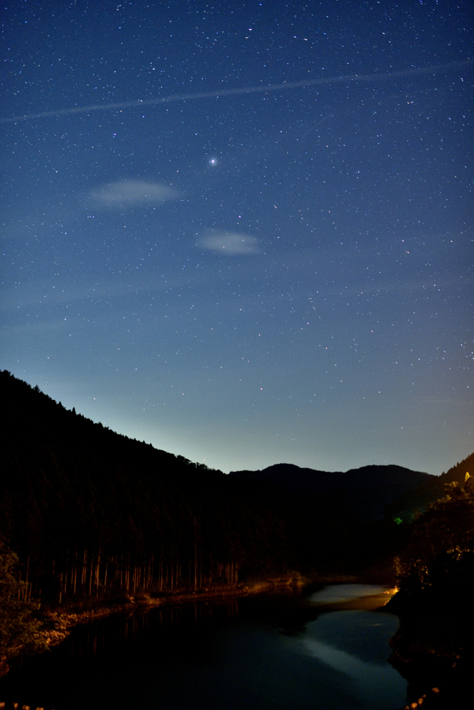 ダムと星空