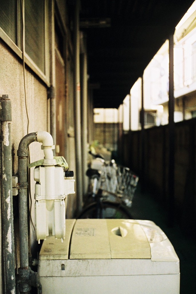 路地裏洗濯機