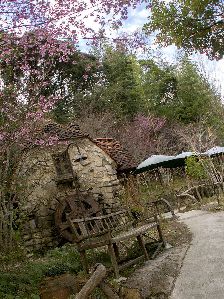 水車のある光景