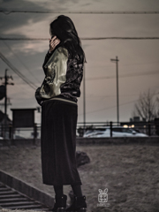 スカジャン女子 後姿