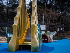 スピンオサウルス 後ろから