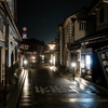 倉の街 夜