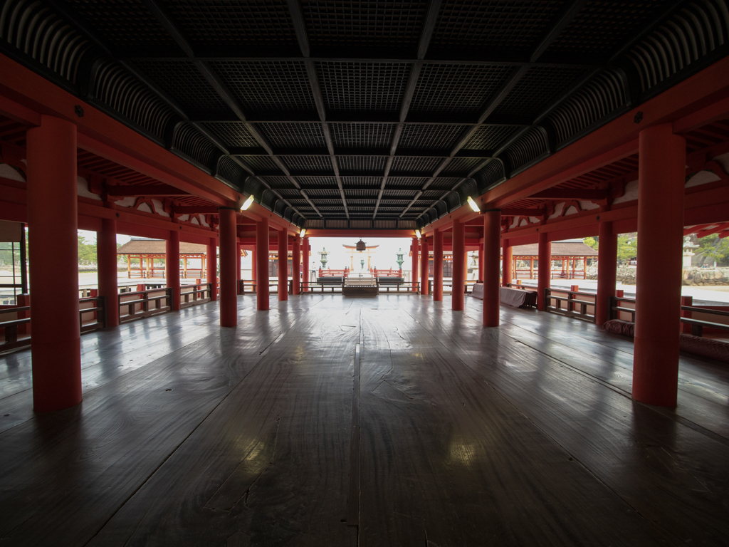 厳島神社 舞台前