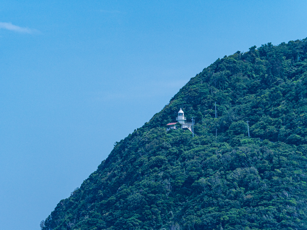 神島灯台 船から