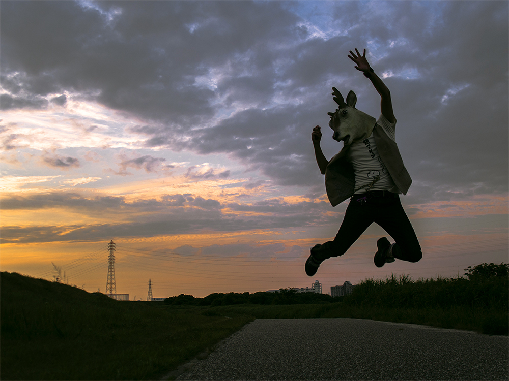 夕焼けバックにジャンプ！！