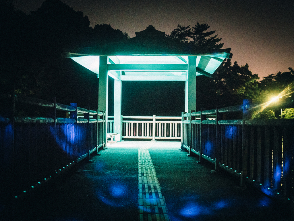 ブルー
