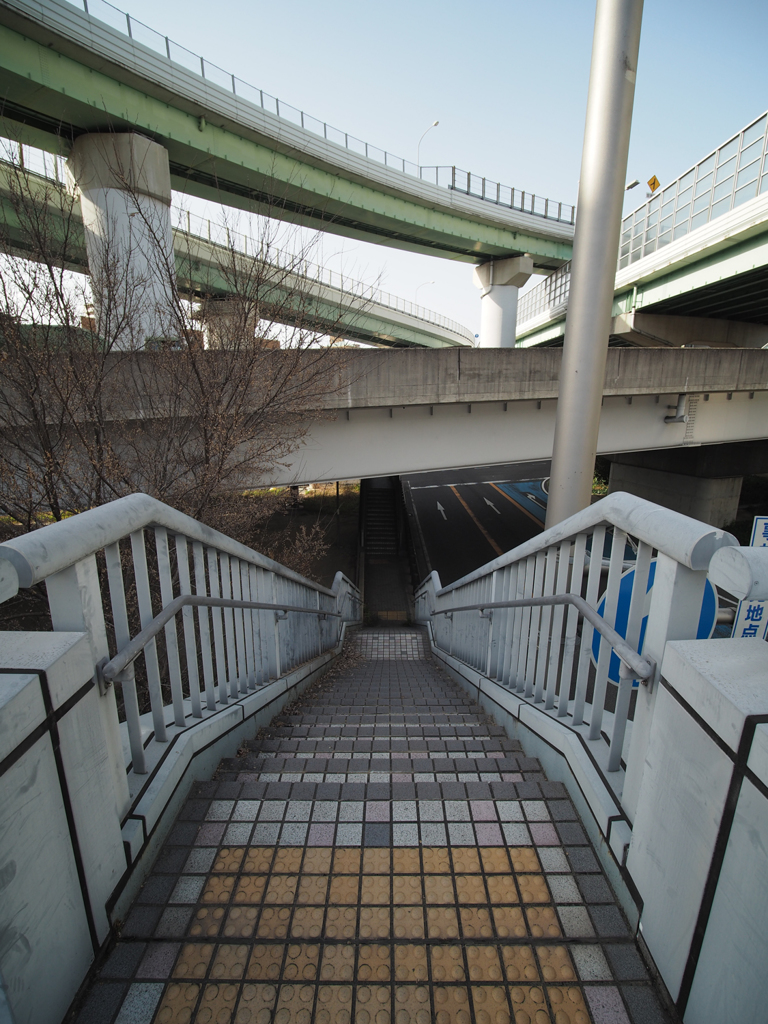 歩道橋アンダー