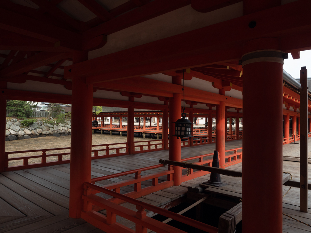 厳島神社 通路