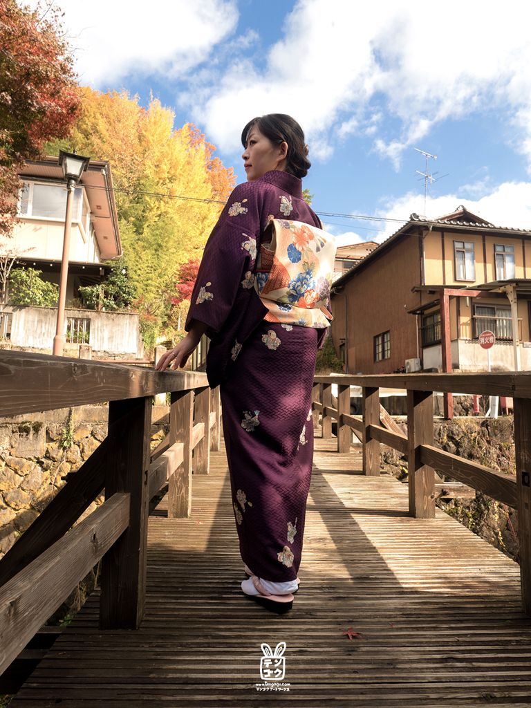 着物女子　木橋