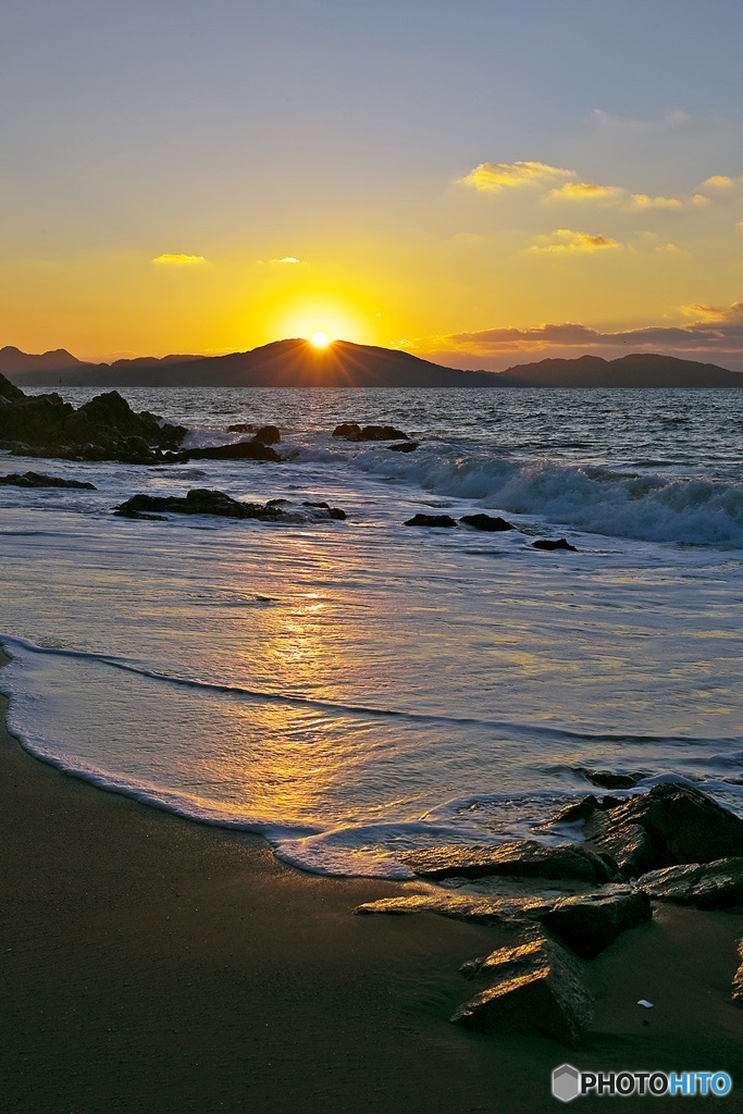 On the coast at dusk in winter 5