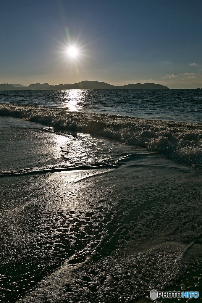 On the coast at dusk in winter 1