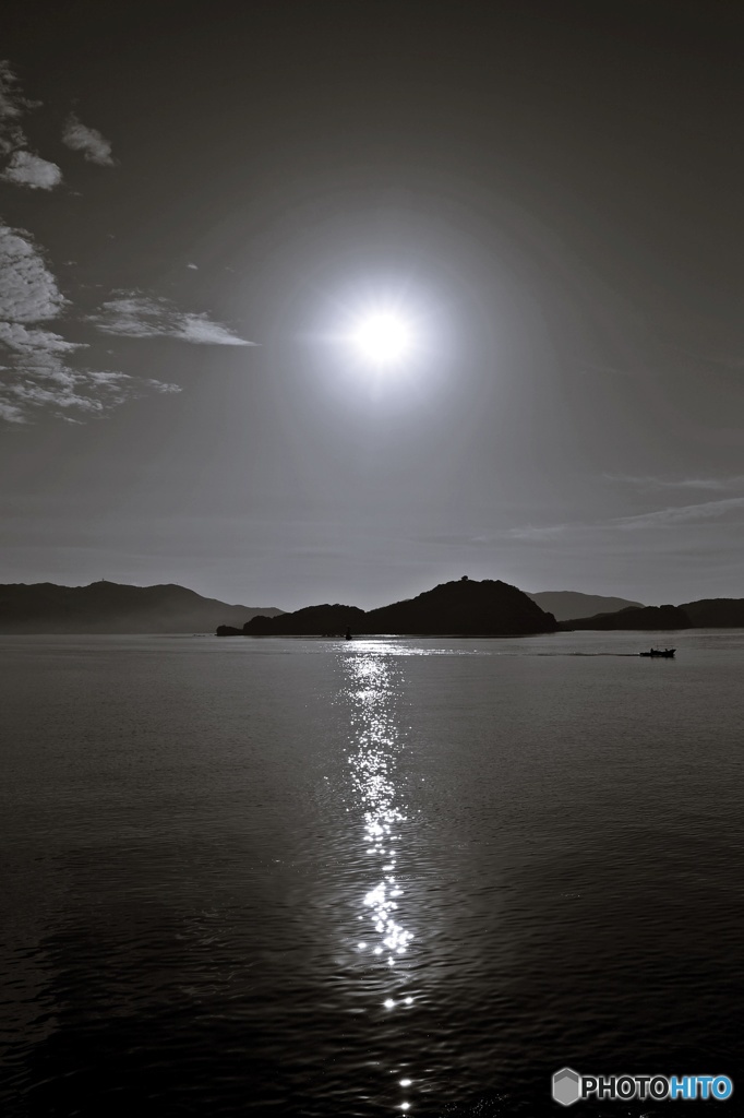 The sea in the backlight 2