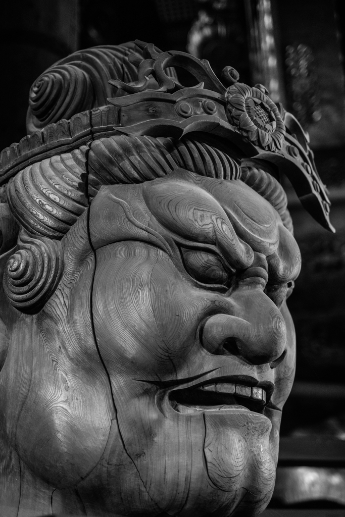 東大寺大仏殿持国天頭部（奈良市）
