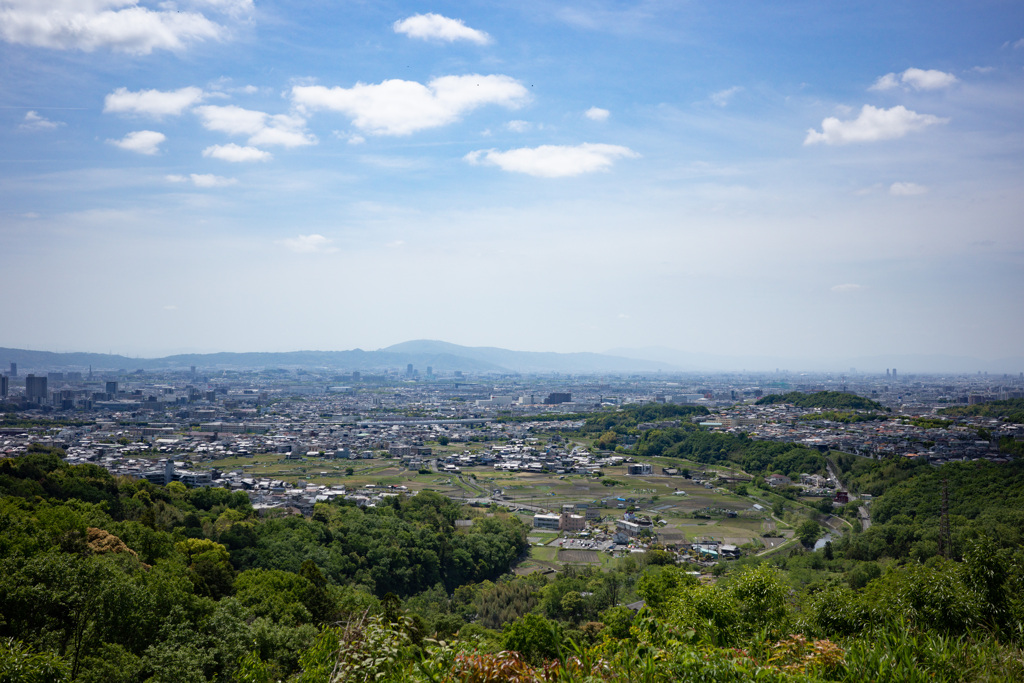 芥川山城本丸より飯盛山生駒山方面（大阪府高槻市）