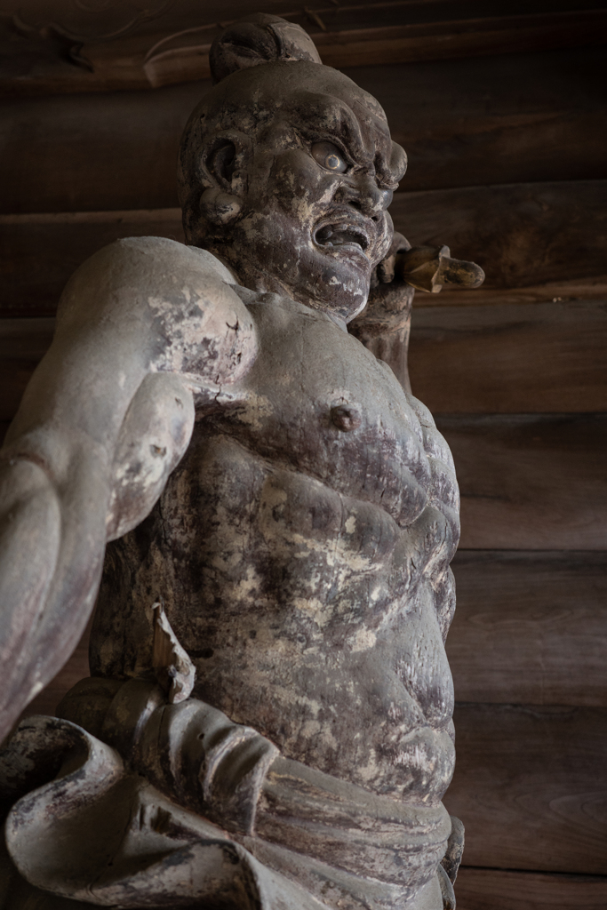 谷汲山華厳寺仁王像（岐阜県揖斐郡揖斐川町）