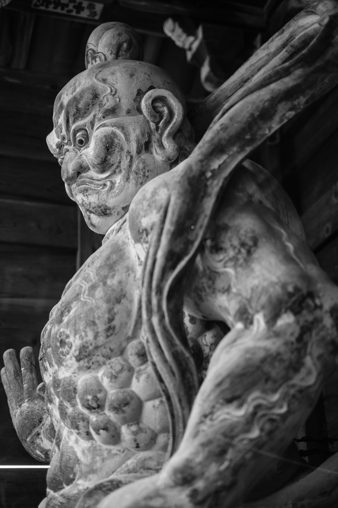 櫟野寺仁王像（滋賀県甲賀市）
