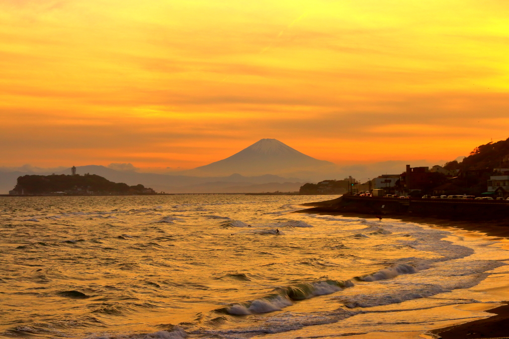 夕映えの海