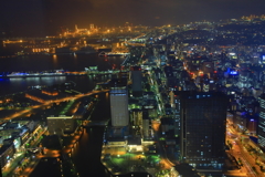 夜の港街